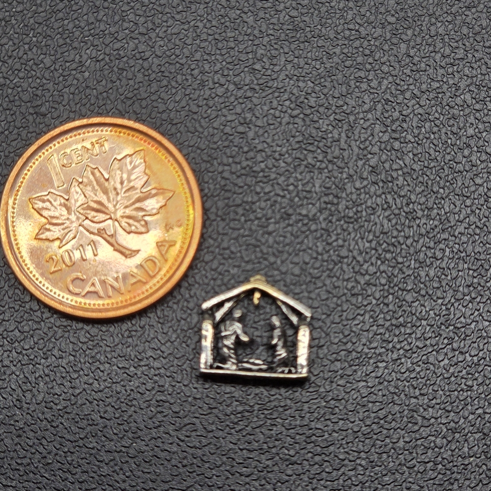 Origami Owl Silver Nativity Charm With Swarovski Crystal. 2015